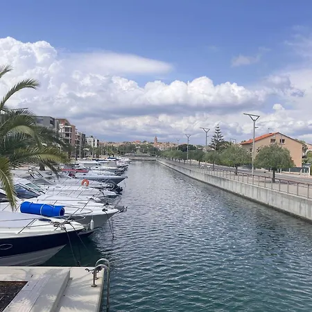 Apartment Au Calme Pres Plage, Terrasse, Parking - Fr-1-226a-40 Frejus